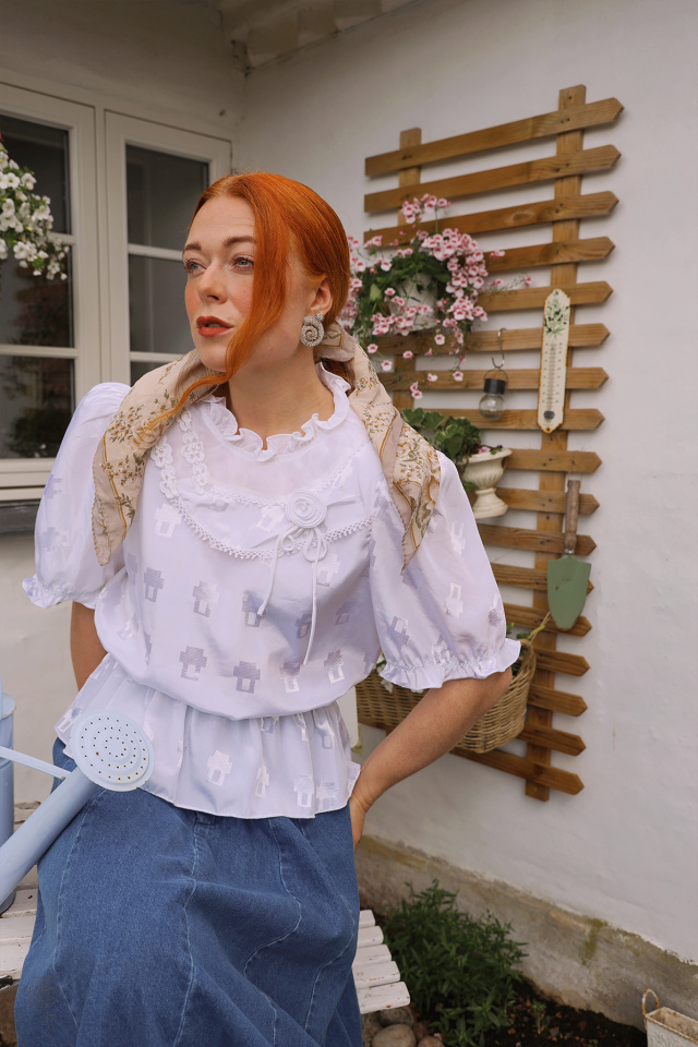 Shiny White Vintage Top | S