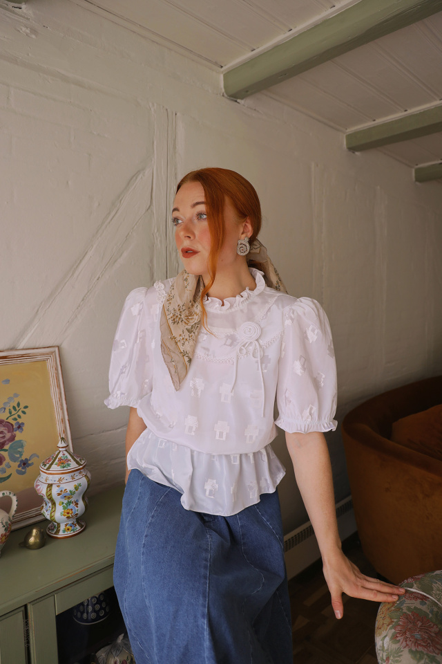 Shiny White Vintage Top | S
