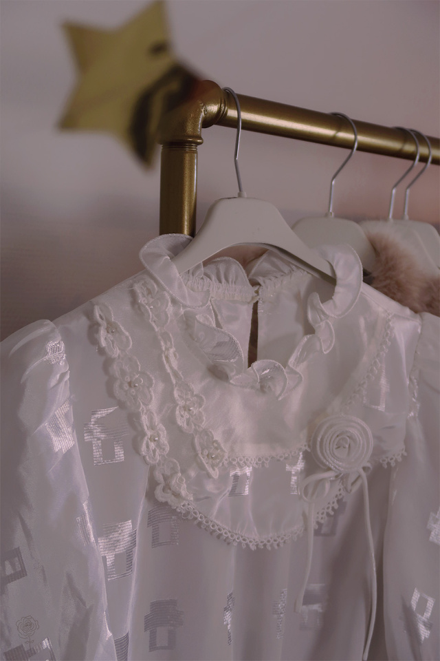 Shiny White Vintage Top | S