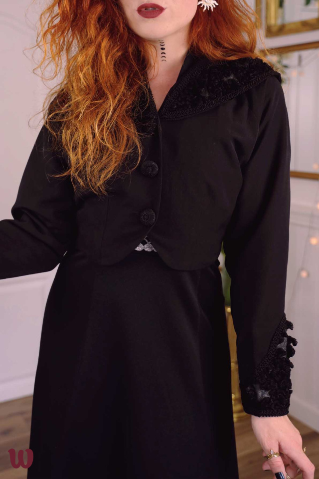 Simple Cropped Black Blazer Jacket | S