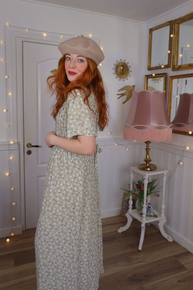 Light Green Tulips 90's Vintage Dress | M