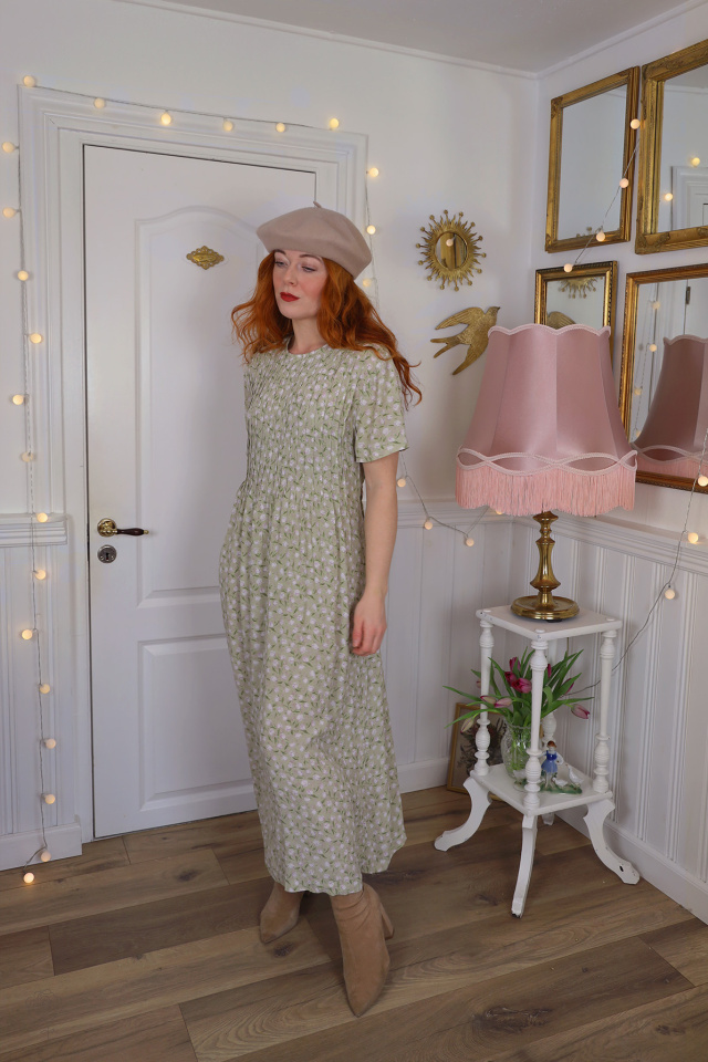 Light Green Tulips 90's Vintage Dress | M