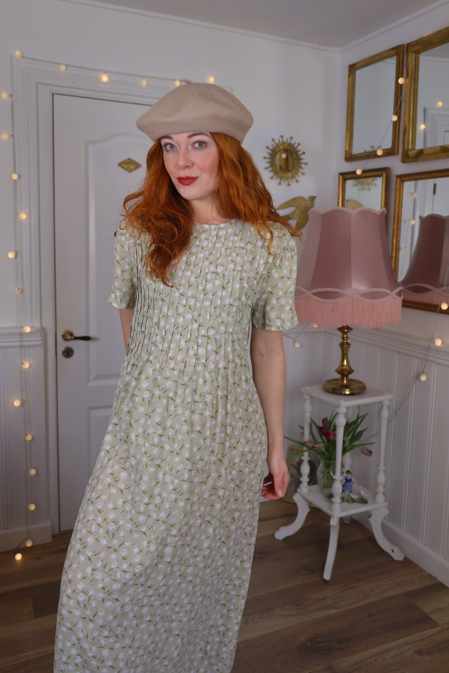 Light Green Tulips 90's Vintage Dress | M