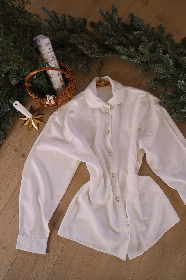 Off White Vintage Gold Button Blouse | S/M