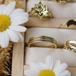 Simple Robe Brass Ring