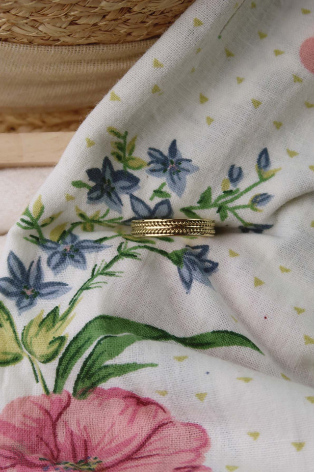 Simple Robe Brass Ring