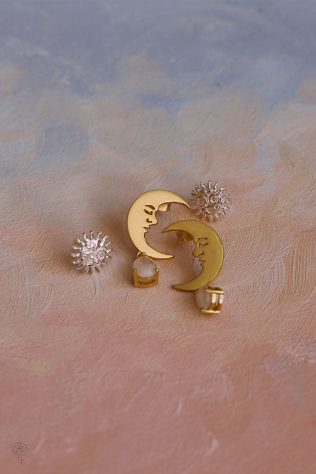 Sleepy Sun | Small Silver Studs