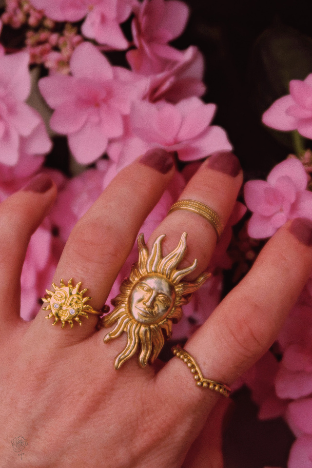 Sleepy Sun Ring 