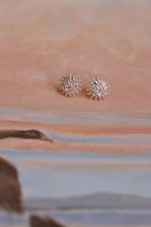 Sleepy Sun | Small Silver Studs