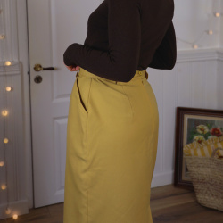 Soft Yellow Pencil Vintage Skirt | M