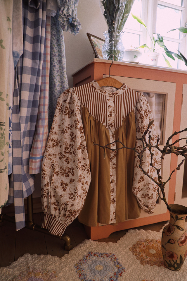 Spring Blossom Brown Blouse | S/M