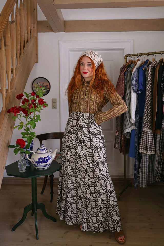 Brown Floral Vintage 70's Skirt | XS