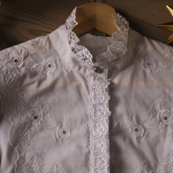 Stunning Frilly Lace White Vintage Blouse | S/M