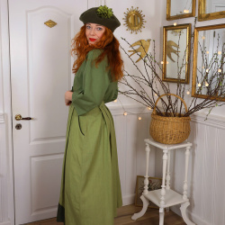 Stunning Olive Green Austrian Vintage Skirt | S/M