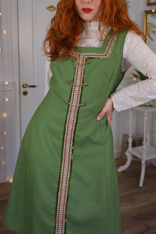 Stunning Green Floral Ribbon Vintage Dress | L