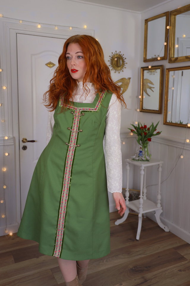 Stunning Green Floral Ribbon Vintage Dress | L