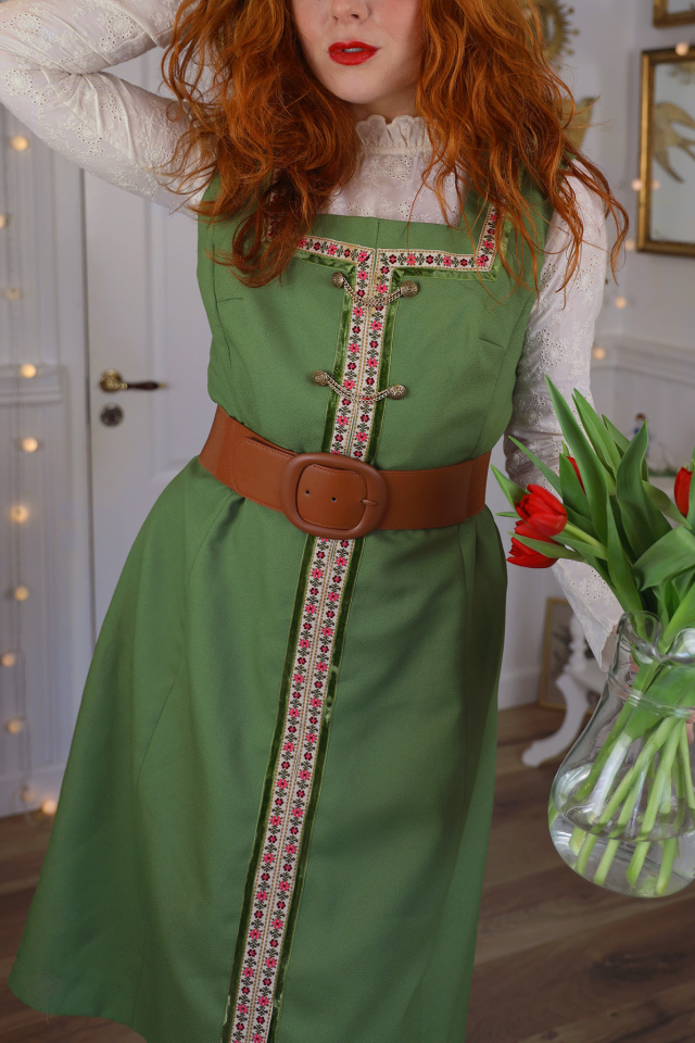 Stunning Green Floral Ribbon Vintage Dress | L