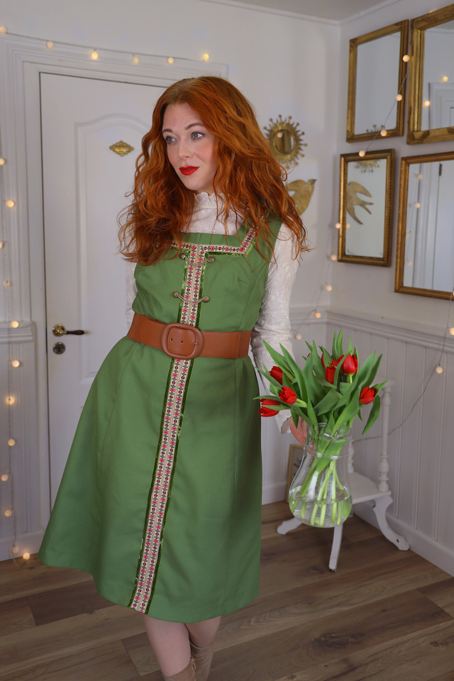 Stunning Green Floral Ribbon Vintage Dress | L