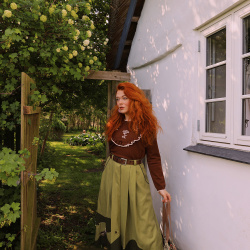 Stunning Olive Green Austrian Vintage Skirt | S/M