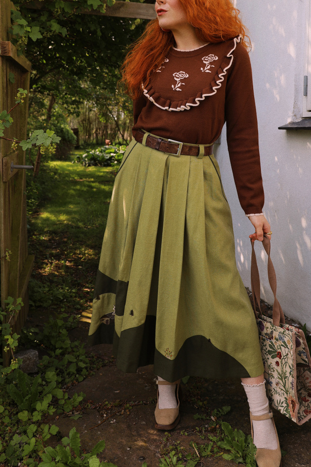 Stunning Olive Green Austrian Vintage Skirt | S/M
