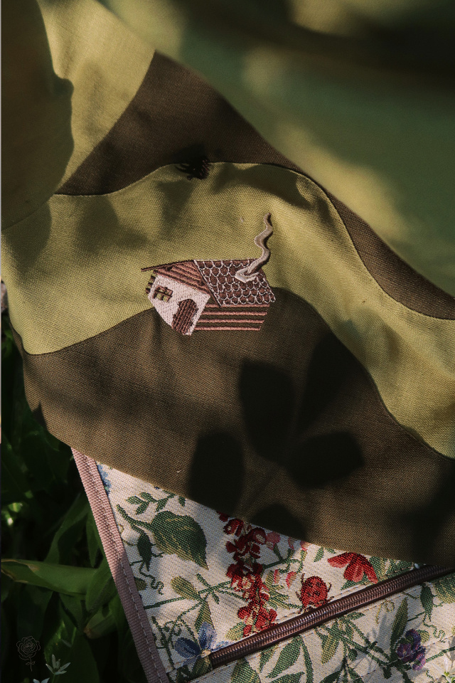 Stunning Olive Green Austrian Vintage Skirt | S/M