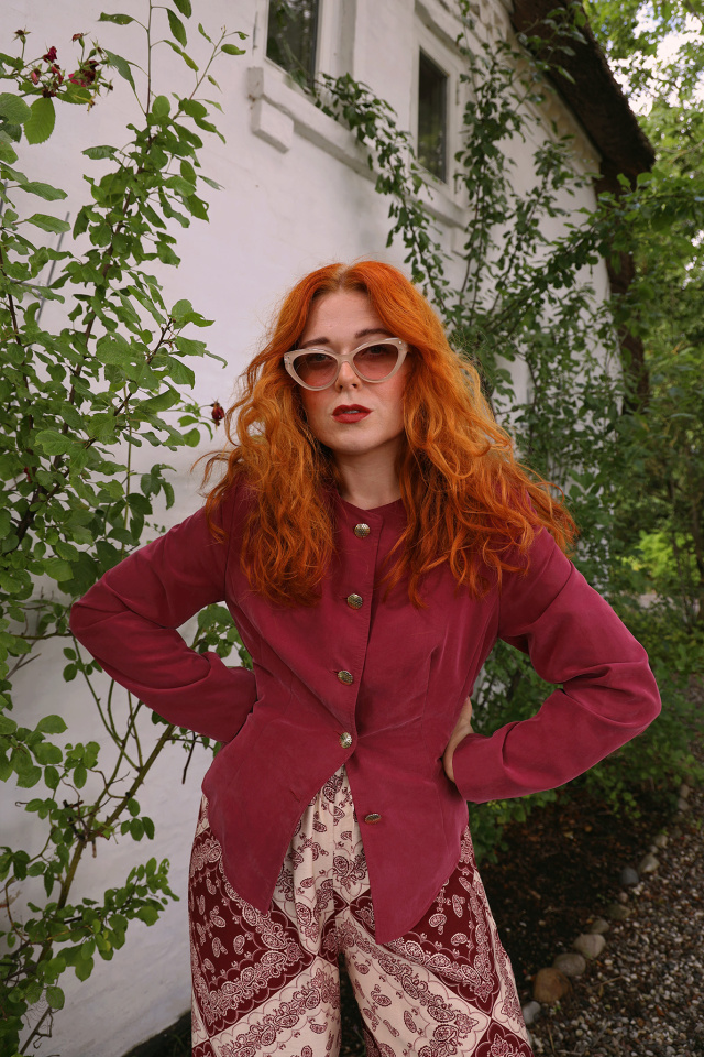 Elegant Plum Vintage Blazer | S/M