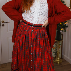 Charming Red Pattern Vintage Skirt | M