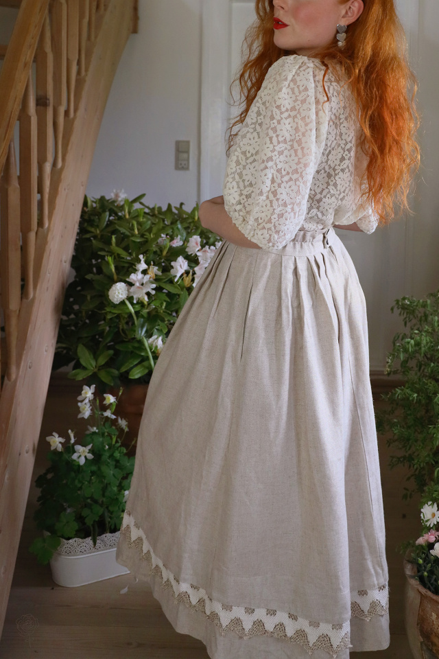 Stunning Sand Cottagecore Vintage Skirt | S