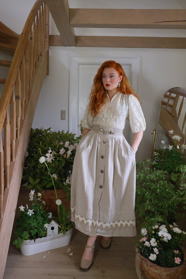 Stunning Sand Cottagecore Vintage Skirt | S
