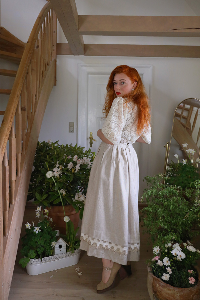 Stunning Sand Cottagecore Vintage Skirt | S