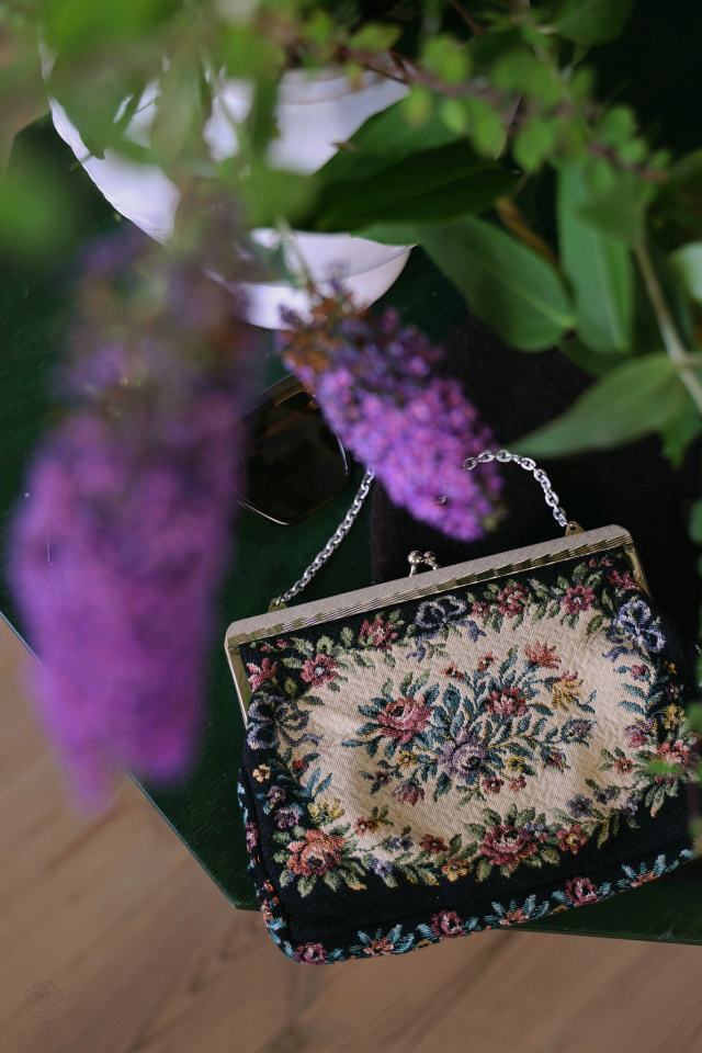 Charming Black Tapestry Purse