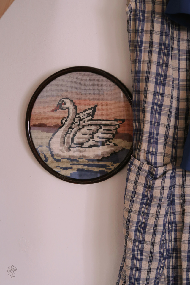 Retro Swan Needlepoint in Frame