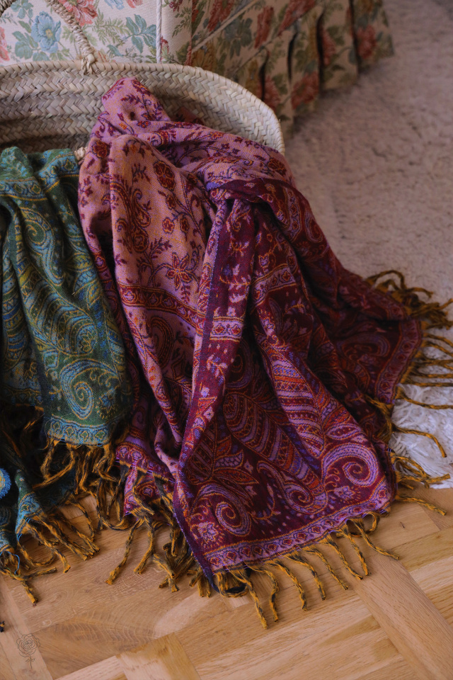 Sweet Plum Scarf &amp; Blanket 