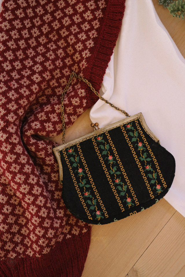 Black Roses Needlepoint Vintage Purse