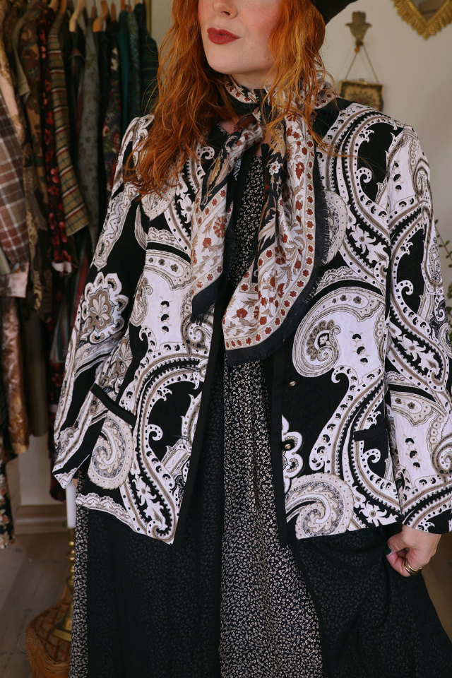 Black &amp; White Paisley Vintage Jacket | M