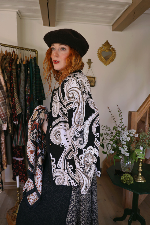 Black &amp; White Paisley Vintage Jacket | M