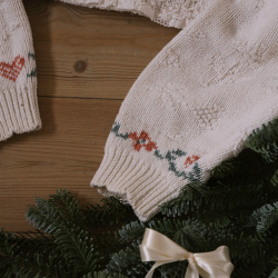 Cropped White Vintage Embroidered Sweater | S