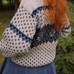 White Blue Pattern Nordic Sweater | M/L