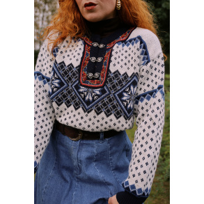 White Blue Pattern Nordic Sweater | M/L