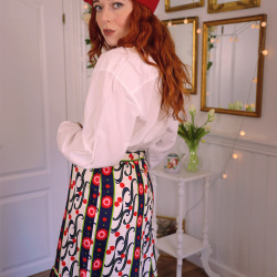 White Red Floral Retro Skirt | M