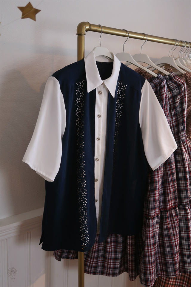 White Top Blue Vest Vintage Top | XL