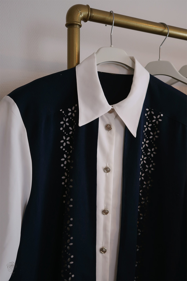 White Top Blue Vest Vintage Top | XL