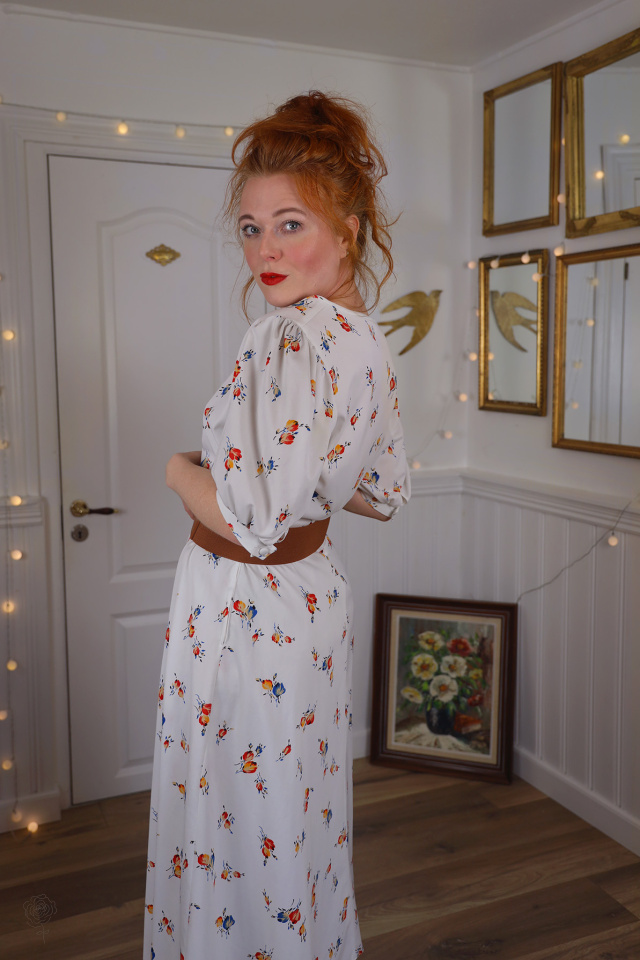 Adroable White Floral Vintage Dress | M