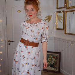 Adroable White Floral Vintage Dress | M