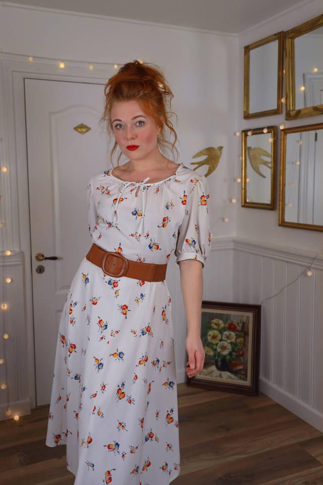 Adroable White Floral Vintage Dress | M