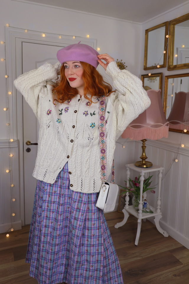 White Floral Embroidered Vintage Cardigan | XL