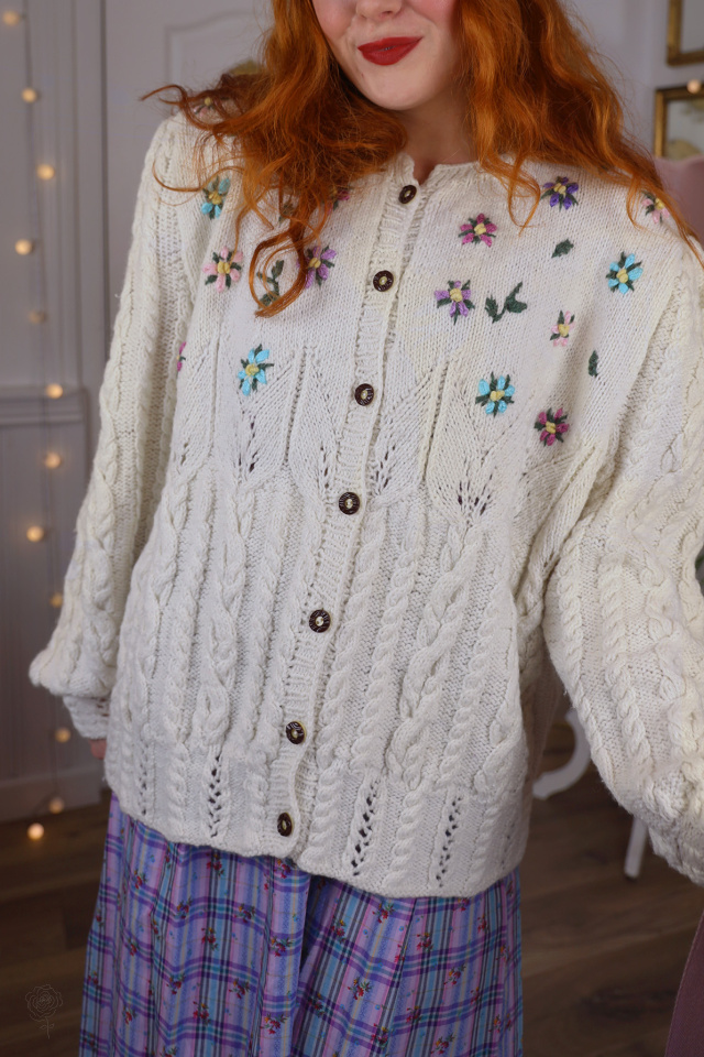 White Floral Embroidered Vintage Cardigan | XL