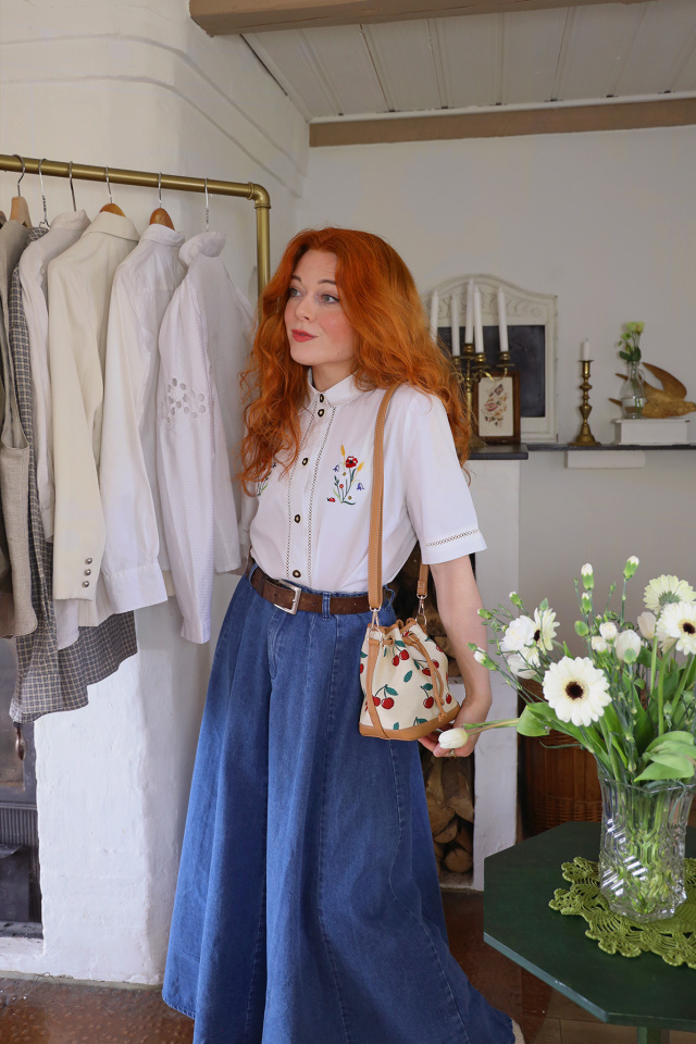 White Vintage Embroidered Top | M