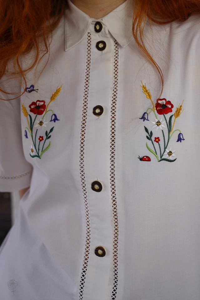 White Vintage Embroidered Top | M