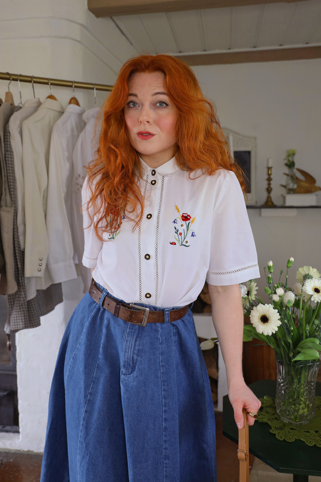 White Vintage Embroidered Top | M
